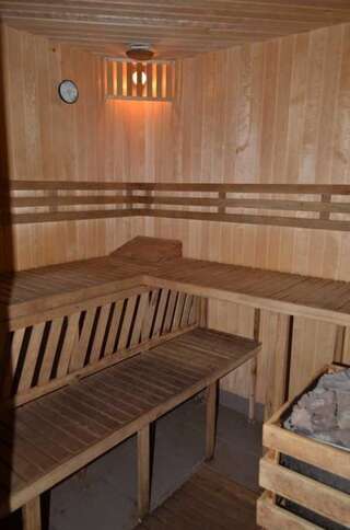 Дома для отпуска Cottage with sauna and pool Гродно Коттедж с 6 спальнями-53